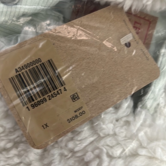 Levi's Jacket Sherpa Baby Trucker NEW
Corduroy Meadow Mist sherpa collar 1X - Picture 4 of 6